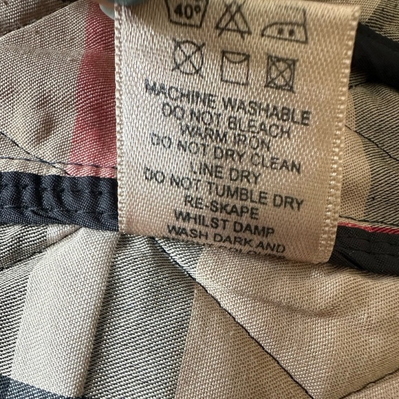 Burberry Black Quilted Jacket with Plaid Lining size S runs small - Picture 10 of 11